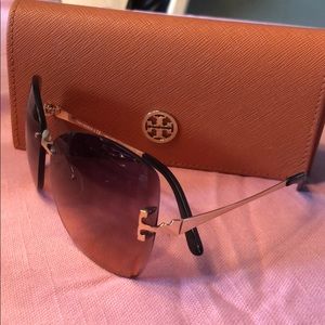 Authentic Tory Burch gold T side sunglasses